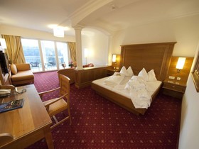 Gartenhotel & Weingut Pfeffel