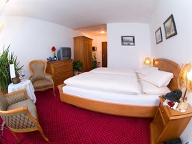 Gartenhotel & Weingut Pfeffel