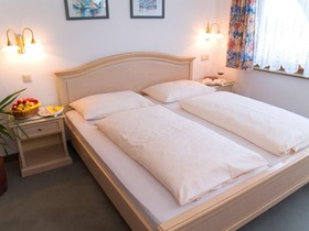 Gartenhotel & Weingut Pfeffel