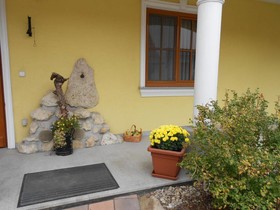 Weingut Schwalm - Gästezimmer Schwalbennest