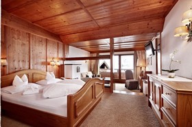 Hotel Berghof Crystal Spa & Sports