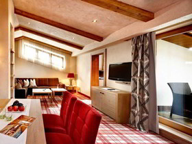 Hotel Berghof Crystal Spa & Sports