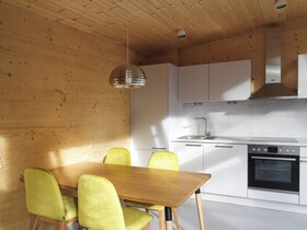 Mondholz - Urban Inn 24-7