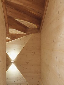 Mondholz - Urban Inn 24-7