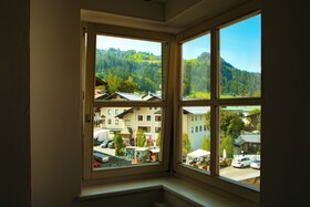 Roomie Alps Design Hostel