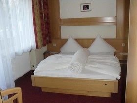 Apart Hotel Ideal