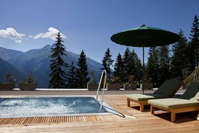 Nidum Casual Luxury Hotel