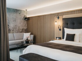 The Crystal VAYA Unique