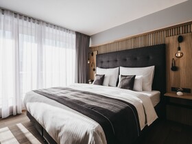 The Crystal VAYA Unique