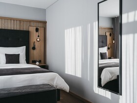 The Crystal VAYA Unique