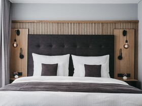 The Crystal VAYA Unique