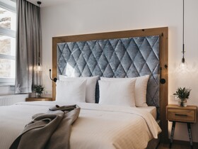 The Crystal VAYA Unique