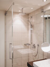 The Crystal VAYA Unique