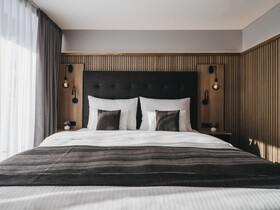 The Crystal VAYA Unique