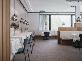 The Crystal VAYA Unique