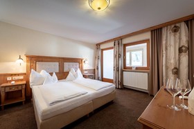 Hotel & Appartements Alpenrose
