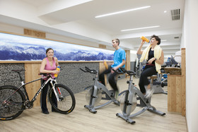 DIPS&DROPS – The First Bike And Ski Hub
