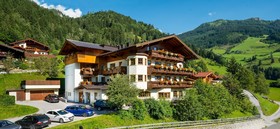 Hotel & Chalet Dorfer