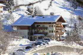 Hotel & Chalet Dorfer