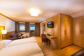 Hotel & Chalet Dorfer