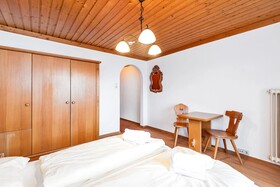 Hotel Pinzgauerhof by Skinetworks