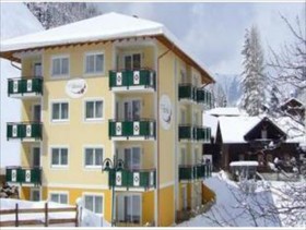 Landhotel & Aparthotel Almrösl