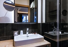 24 by Avenida Hotel & Residences