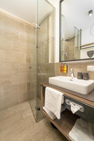 24 by Avenida Hotel & Residences