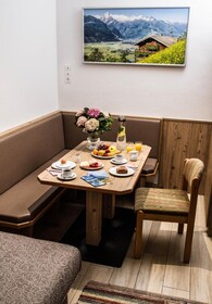 PEOPLE’S  HOTEL