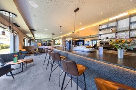 PEOPLE’S  HOTEL