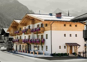 PEOPLE’S  HOTEL