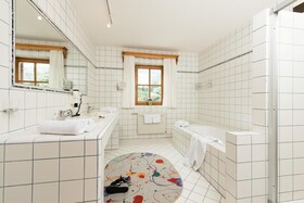 Ansitz Wirtsgut - Familienappartements in den Bergen