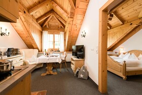 Ansitz Wirtsgut - Familienappartements in den Bergen