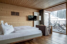 Holzhotel Forsthofalm