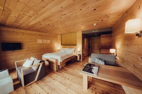 Holzhotel Forsthofalm