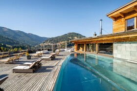 Holzhotel Forsthofalm