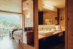 Holzhotel Forsthofalm