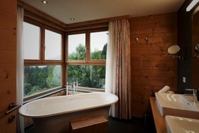 Holzhotel Forsthofalm