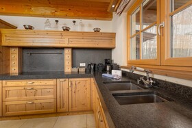 Avenida Panorama Chalets by Alpin Rentals