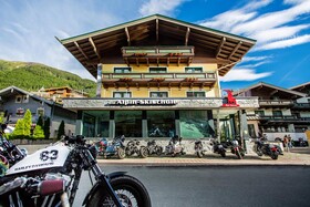 Bike-Hotel Heli's B&B