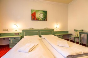 Bike-Hotel Heli's B&B