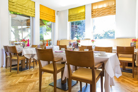 Hotel & Villa Auersperg