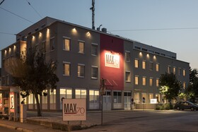 Hotel Max 70