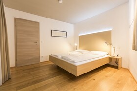 Room 5 Apartments
