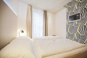 Room 5 Apartments