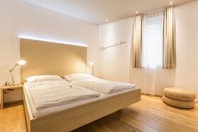 Room 5 Apartments
