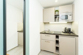 Room 5 Apartments