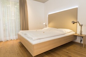 Room 5 Apartments