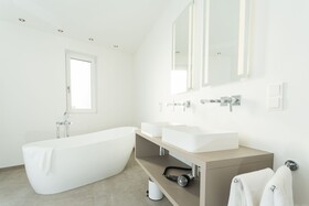 Room 5 Apartments