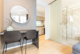 Room 5 Apartments